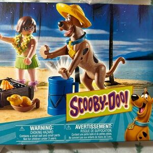 New in box Scooby-Doo playmobil 46 piece set